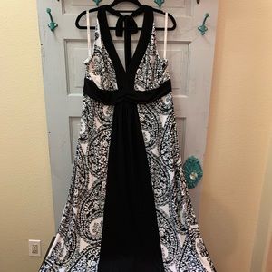 Bisou Bisou black and white paisley halter maxi.